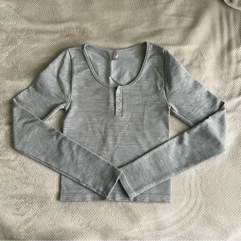 🩶Gray Henley Top🩶